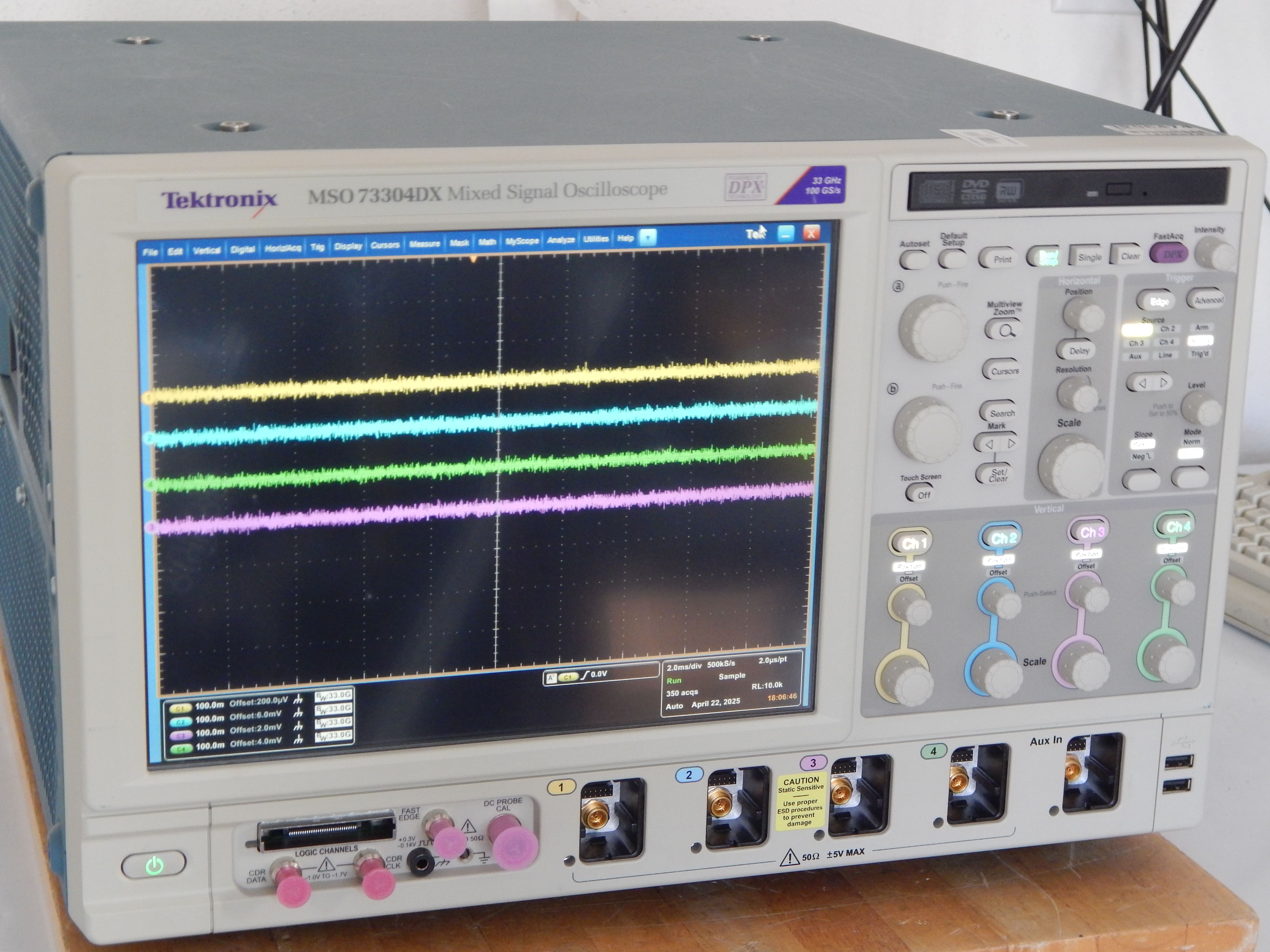 Tektronix MSO73304DX 33GHz, 100Gs/s, 4+16 Ch., mso oscilloscope,CAL,WIN7, NIST Tektronix MSO73304DX 33GHz, 100Gs/s, 4+16 Ch., mso oscilloscope,CAL,WIN7, NIST